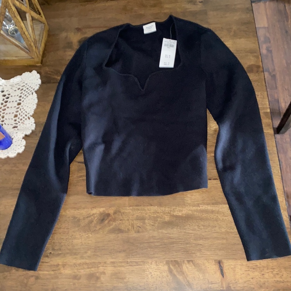 NWT - Abercrombie and fitch black long sleeve top size small